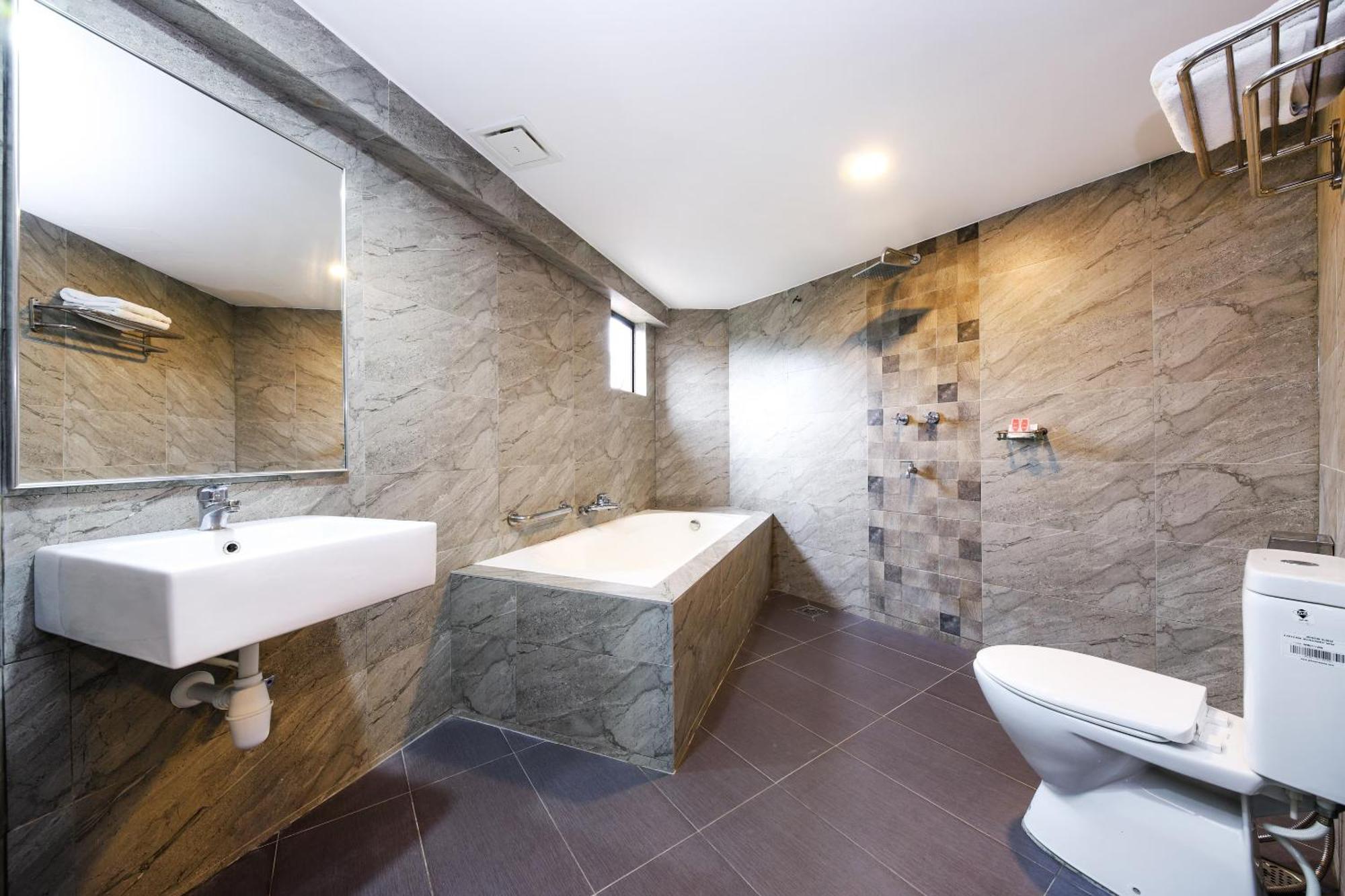 Collection O Bukit Bintang Formerly Midaris Apartemen